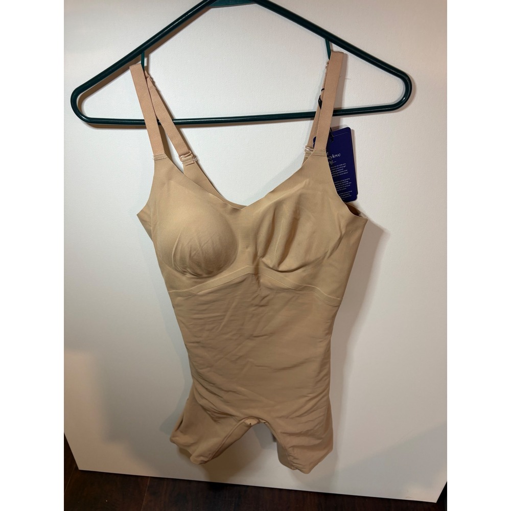 NWT Honeylove MidThigh Cami Bodysuit Shapewear Small Sand Beige Wireless Bra 457